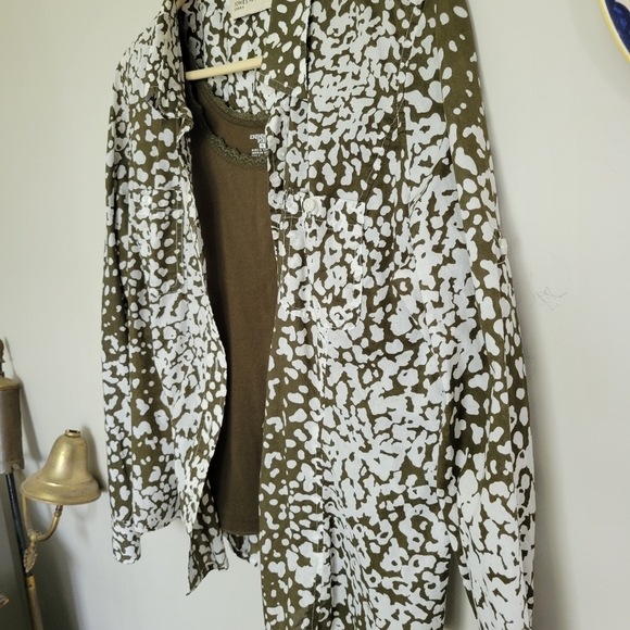 Jones Of New York 2 Pieces Matching T Shirt & Blouse Medium - Picture 2 of 10